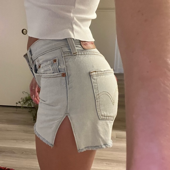Vintage Levi’s shorts - Picture 3 of 5